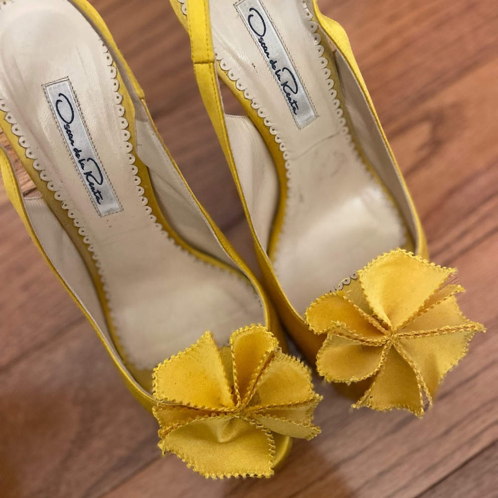 Oscar de la Renta yellow heels in size 6.5 with dust bag.